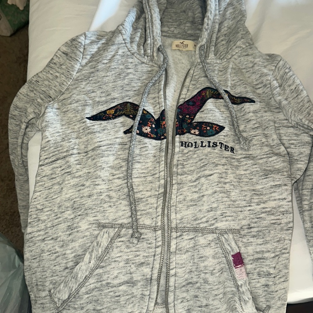 Women’s Hollister hoodie